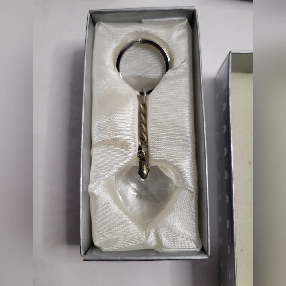 Favor keychain w/ heart crystal pendant. 325